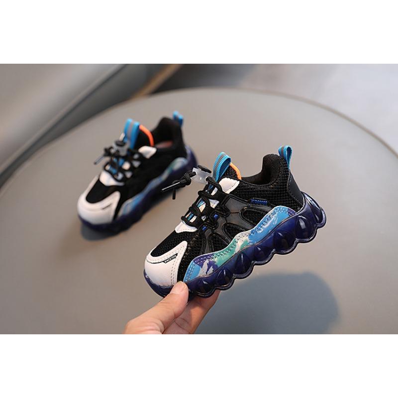 Kids Breathable Led Flashing Casual Sports Sneakers For Boys And Girls
