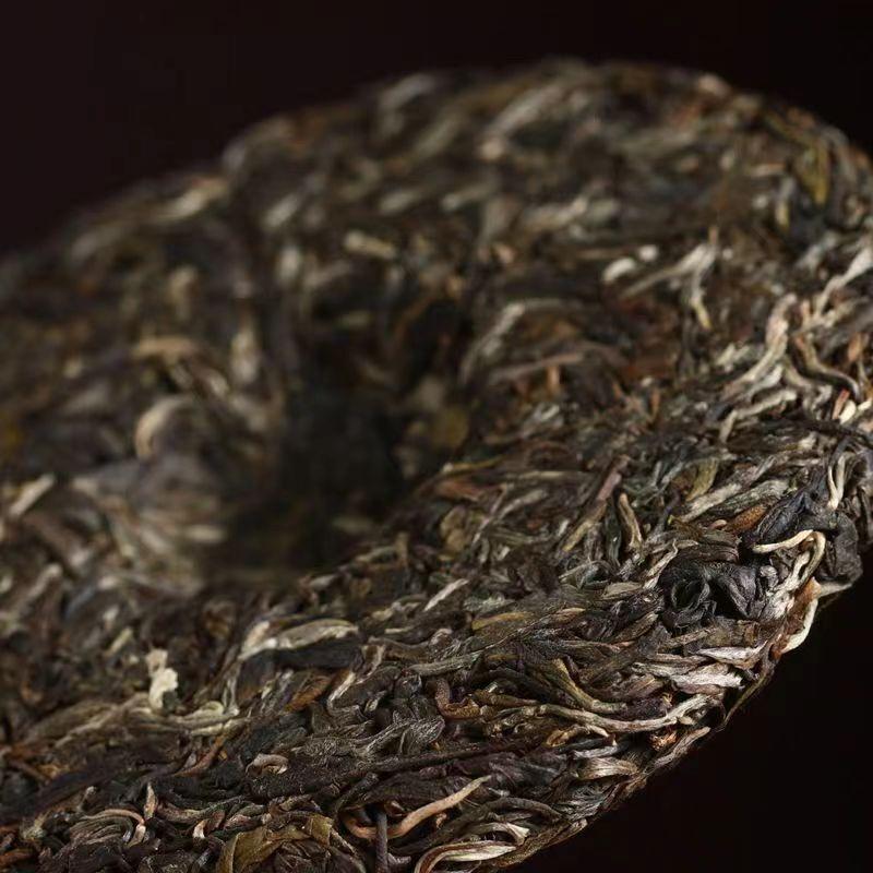 200g Vorfrühlings-Puerh-Rohtee-Kuchen Yunnan Roher Pu-Erh-Tee Zhengrong Pu'er-Tee