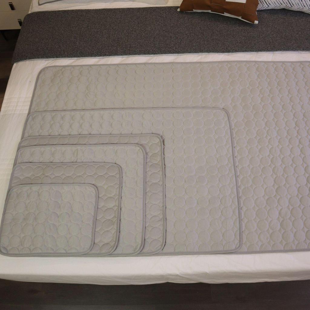 Summer Ice Silk Cooling Mat for Pets - Breathable Pad for Cats and Dogs