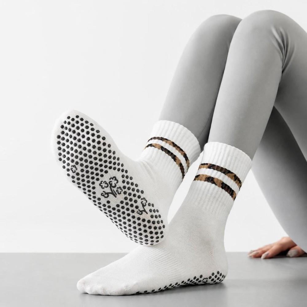 Breathable Pilates Socks for Women Cotton Mid Tube Socks Floor Socks  for Fitness Exercise