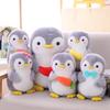 Peluche Pinguino Kawaii Soffice 25cm/45cm con Papillon e Accenti di Frutta Regalo Ideale per Amanti dei Pinguini Decorazione Divano Letto Casa