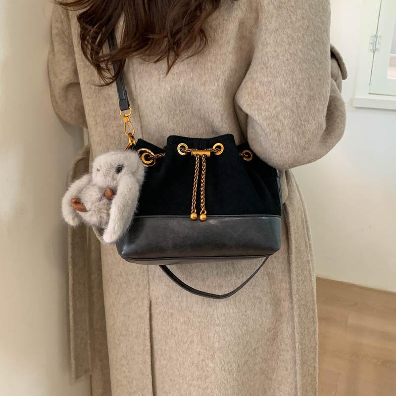 Frosted retro small bag women's autumn and winter 2025 new trendy messenger bag this year popular shoulder underarm bag bucket bag