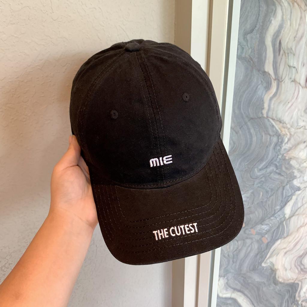 Бейсболка с широкими полями и вышивкой букв для повседневной носки