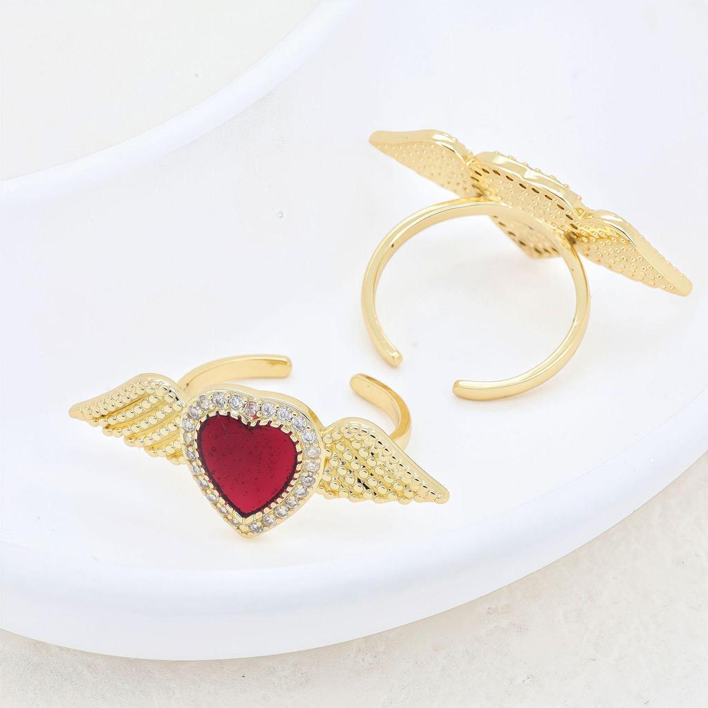 Anello a Forma di Cuore in Oro 18K Placcato con Zirconi e Finitura a Goccia d'Olio