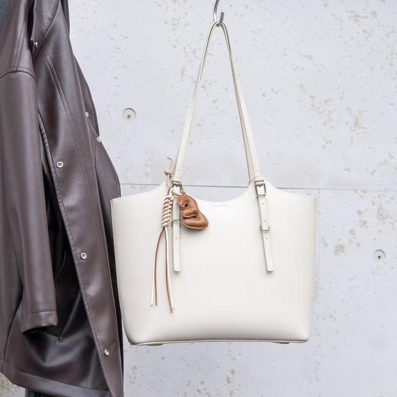 

Trendy Retro Women s Large Capacity Commuter Tote Bag 2025