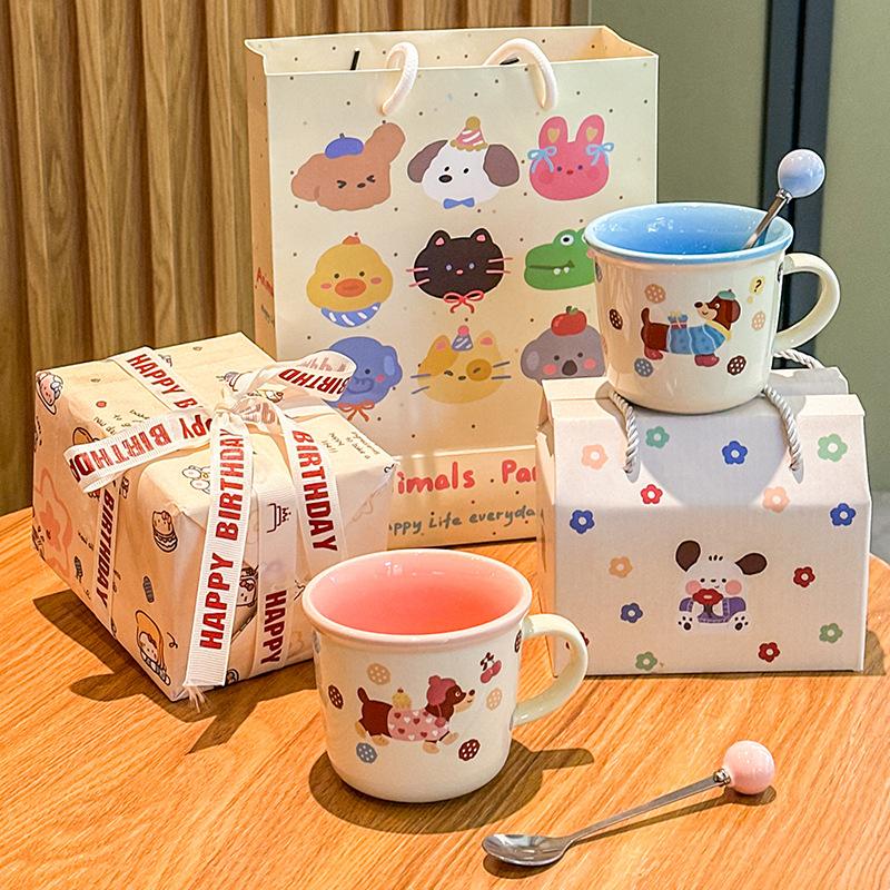 Cute couple pair of cups, a pair of ceramic mugs, household water glasses, wedding gifts, souvenirs