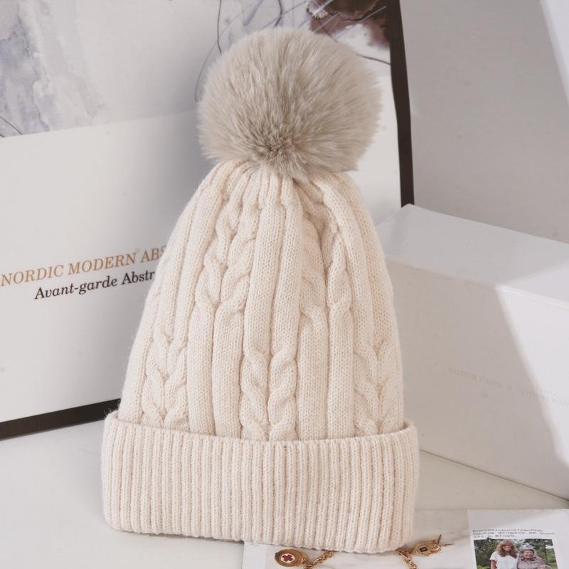 Новая шапка Женская зимняя вязаная шапка с косами Однотонная бархатная утолщенная шапка с защитой ушей Шерстяная шапка бежевый
