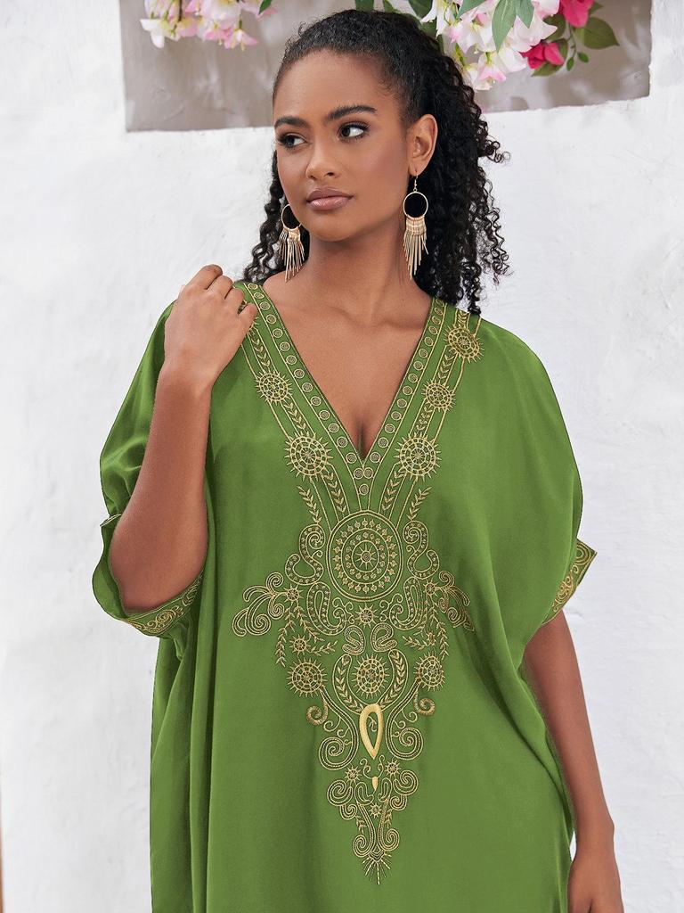 Schwarzer bestickter Strandüberwurfrock aus Baumwolle für Damen, perfekt für den Urlaub am Meer und als Überwurf für den Bikini-Badeanzug.