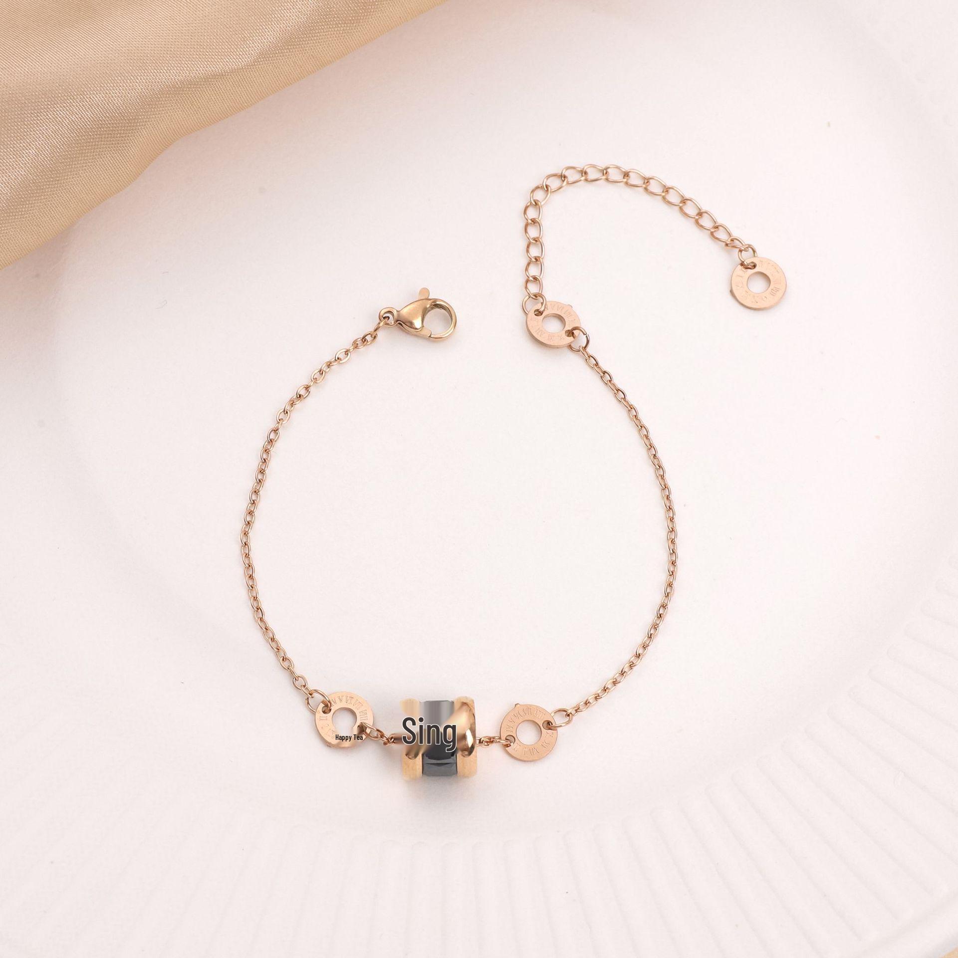 

Элегантный женский браслет из титановой стали - Стильный, Высококлассный дизайн, Легкая роскошь, Универсальный модный аксессуар