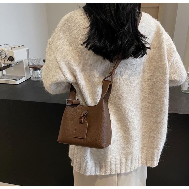 Autumn Retro Textured Small Bag Women's Fashion Simple Bucket Bag Niche Design Crossbody Bag
