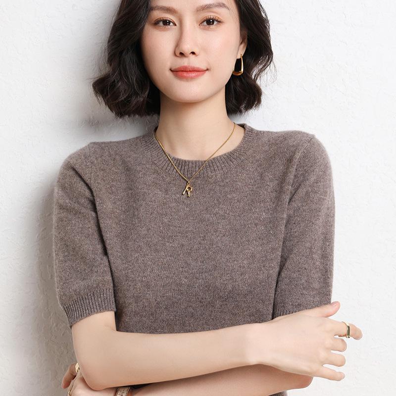 

2023 Весна/Лето Женский свободный трикотажный свитер с круглым вырезом и коротким рукавом M кофейный/верблюд