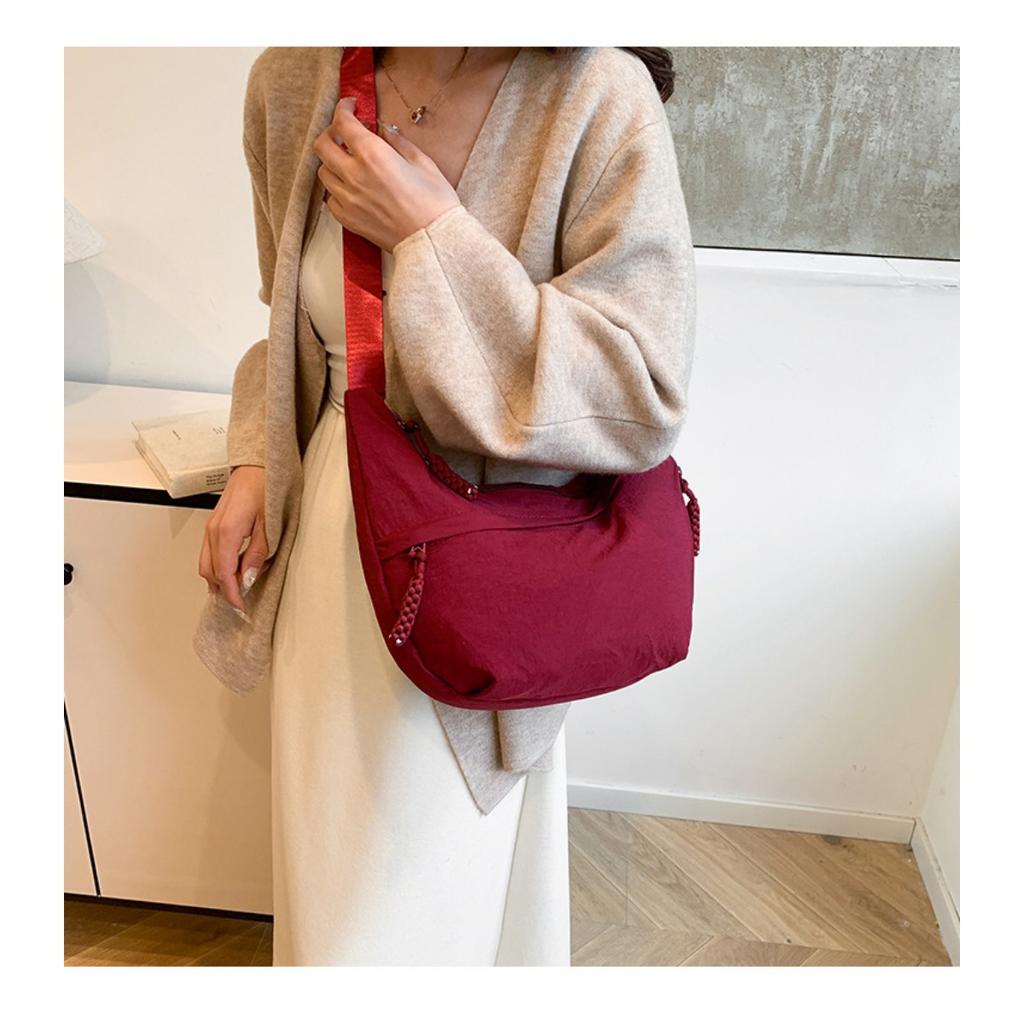 Torba tote o dużej pojemności, Lekka nylonowa torba crossbody z regulowanym paskiem i wieloma zapinanymi na zamek przegródkami