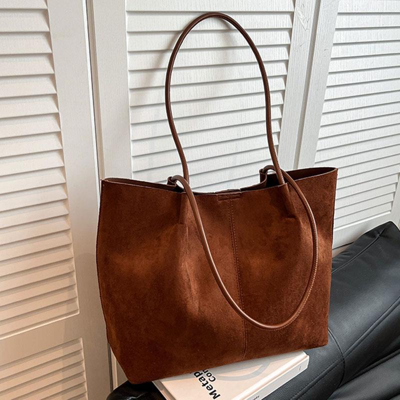 

Suede bag women s large capacity autumn and winter retro shoulder mother and child bag commuter tote bag коричневый