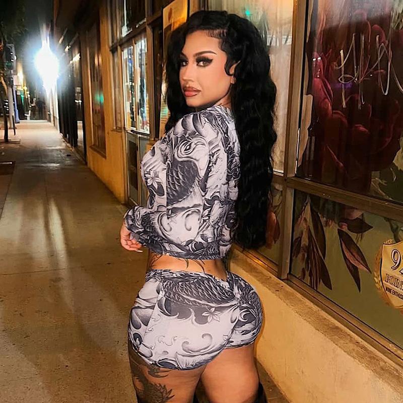 D9167 European and American hot-selling women's clothing, sexy perspective printing zipper long-sleeved top three-point shorts set