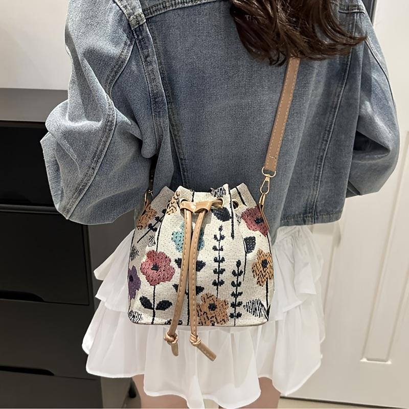 

Женская сумка кроссбоди, модная повседневная сумка через плечо со съемным ремешком и защитными шипами на дне, подходит для ежедневного использования
