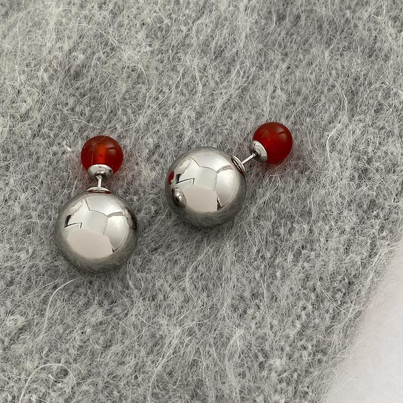 Roter Achat Französische Metall Runde Kugel Ohrringe: 2024 Neues Nischendesign, Leichter Luxus, Tragbar vorne & hinten.