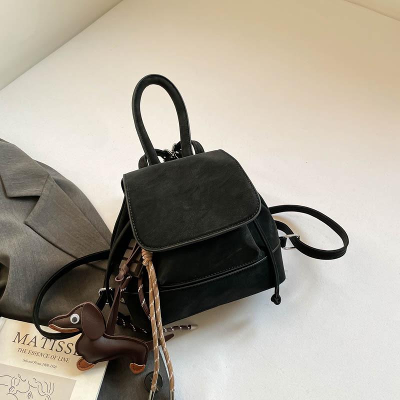 Dual Shoulder Bag, Commuter Backpack, Girlish and Versatile Handbag with a Water Bucket Design