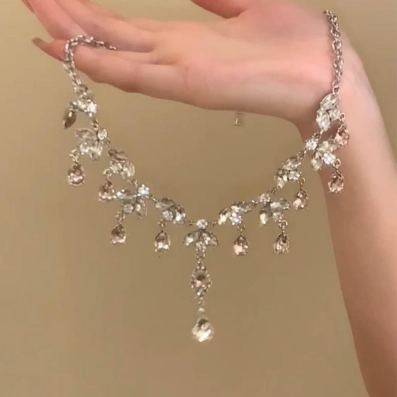 Koreaanse Retro Parel Strass Kwast Choker met Bloem Strik Design