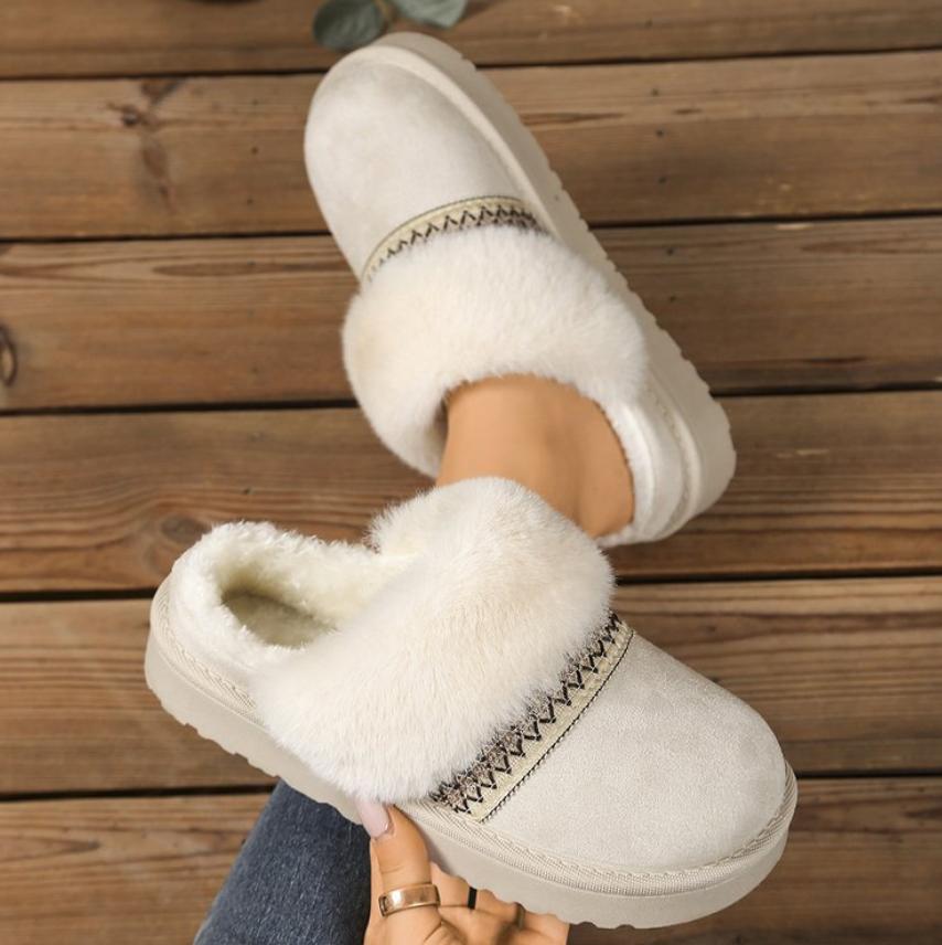 Fashion Thick Bottom Woolen Slippers Women Winter New Style Fleece Lined Bootie Toe Covering Half Slippers Leisure Footw Pantuflas Mujer
