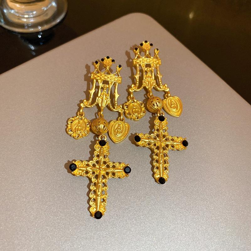 Vintage French-Style Silver Needle Earrings - Women's Elegant Studs with Retro Court Charm
