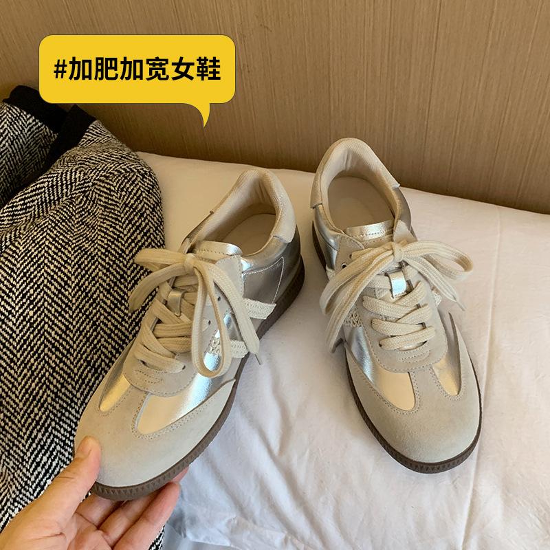 

2-Silver women s inner height increase casual shoes board shoes wide fat flat white shoes widened large size women s shoes 44 срібний