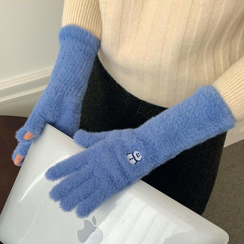 Travel gloves women autumn and winter gentle college wind solid color knitted fingers warm and cold cycling older children spring