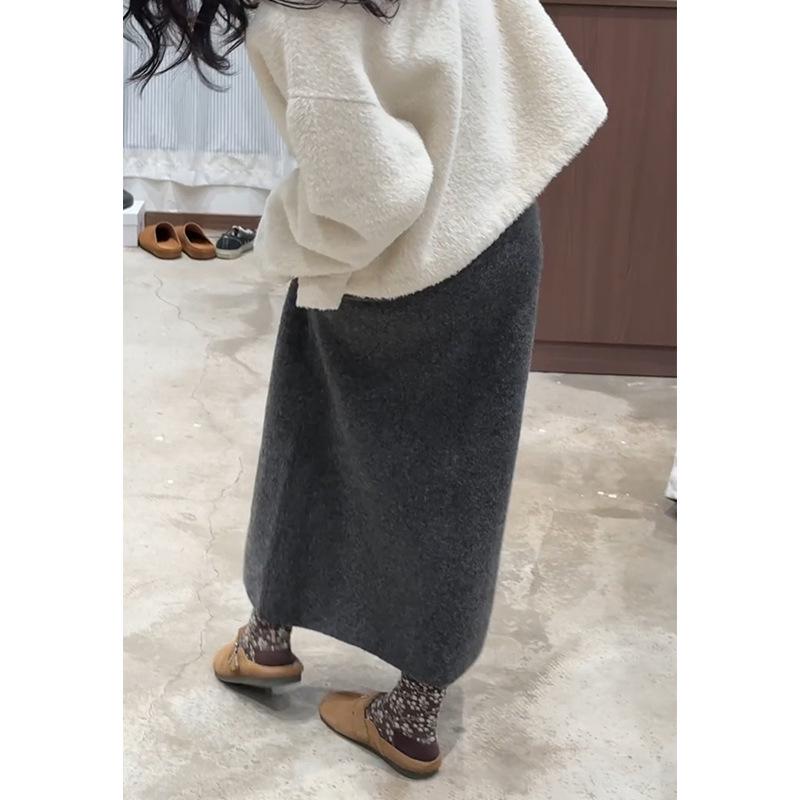 Elegant High-Waisted Grey A-Line Knit Midi Skirt for Petite Women