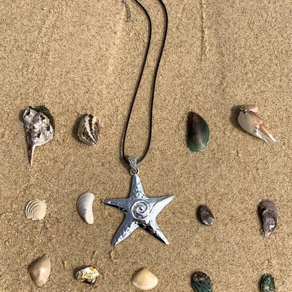 Elegant Starfish Choker Pendant Necklace Stylish Choker Women Lightweight Neck Jewelry Suitable for Parties and Event