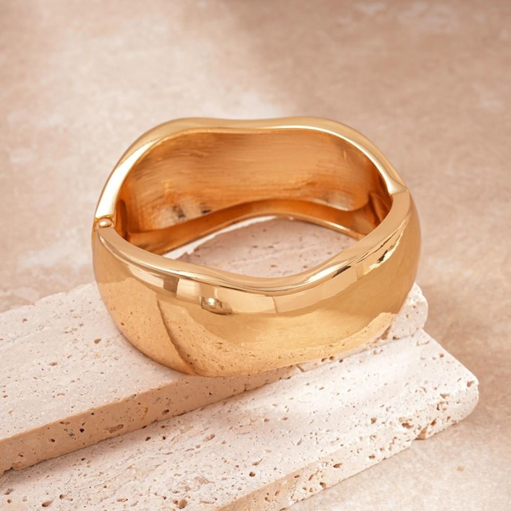 Weite Öffnung Metall Armreifen Gold Silber Farbe Übertriebenes Armband Breiter Unregelmäßiger Armreif Geschenk