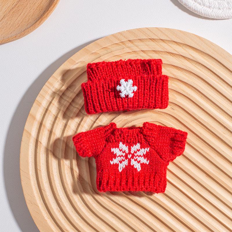 Labubu Christmas Sweater & Accessories Set for All Generations Keychain