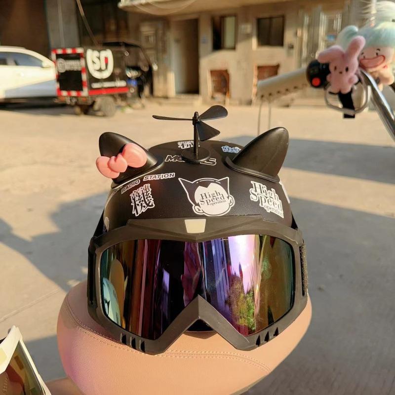 Electric Motorcycle Men's Ski Riding Four Seasons Universal Helmet Helmets