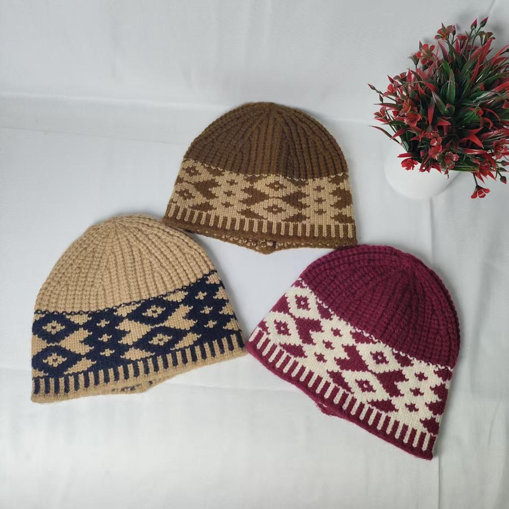 New retro wool hat couple autumn and winter designer diamond pattern color matching warm knitted hat cold hat