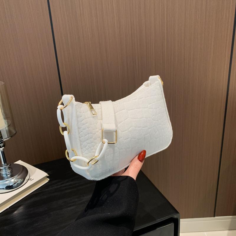 New Beautiful Chain Small Bag Trend Line Lightweight Shoulder Bag Personalized Fashion Small Square Bag Women