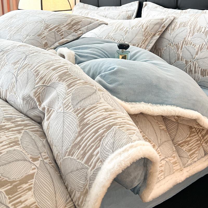 Thickened Milk Fleece Bed Four-Piece Set, Light Luxury High-End Coral Fleece Flannel Quilt Cover, Bed Sheet Three-Piece Set