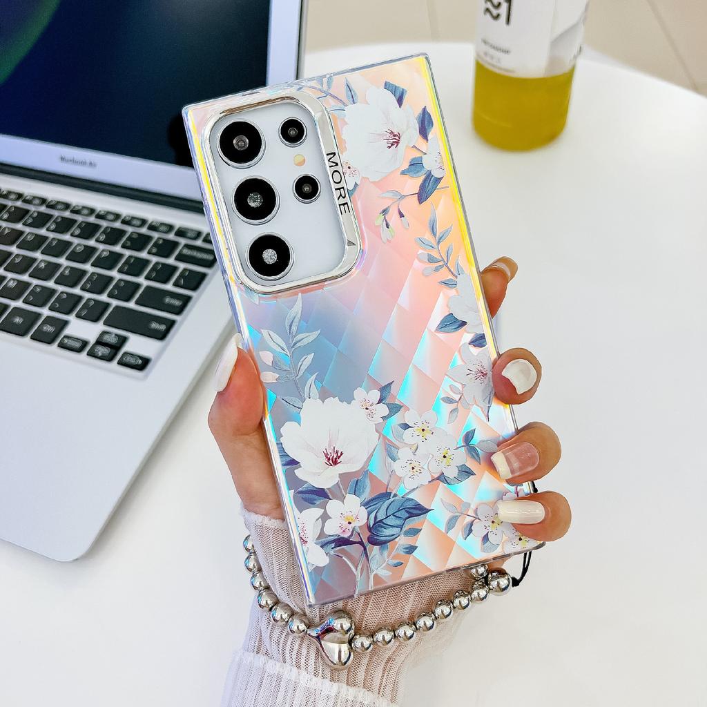 For Samsung Galaxy S24 Ultra Case TPU+PC Flower Pattern Laser Texture Phone Cover with Beaded Bracelet