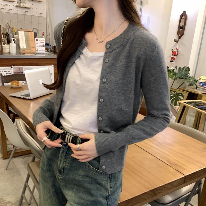 2025 Women s Korean-Style Slim Yellow Knitted Cardigan Sweater for Spring and Autumn