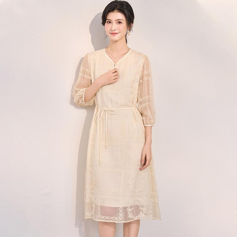 Shunyu V-neck Heavy Industry Embroidered Retro Chinese Style Seven Sleeve Mulberry Silk Dress