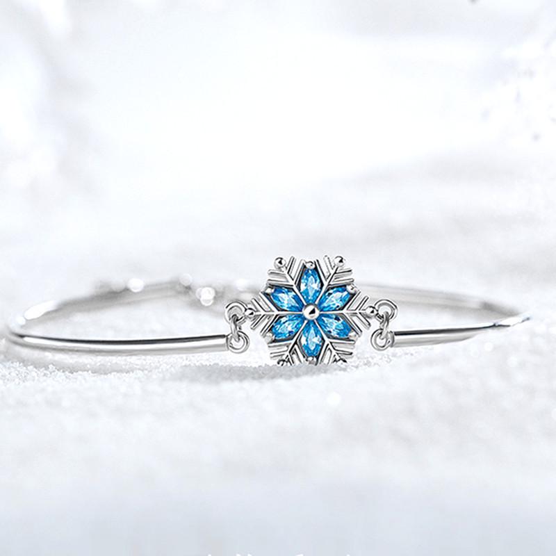 Elegant Blue Zircon Snowflake Bracelet: Japanese-Korean Style, Dainty Women's Christmas Gift