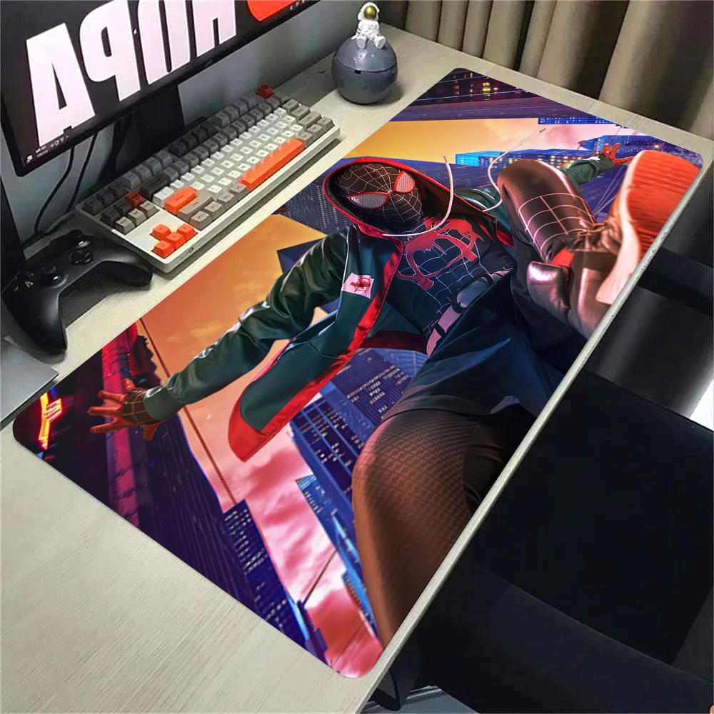 Marvel Spider Man Mauspade XXL Anime HD Gummi Tastatur Mauspade Geeignet für Schreibtisch Laptops Gaming Zubehör Rutschfest