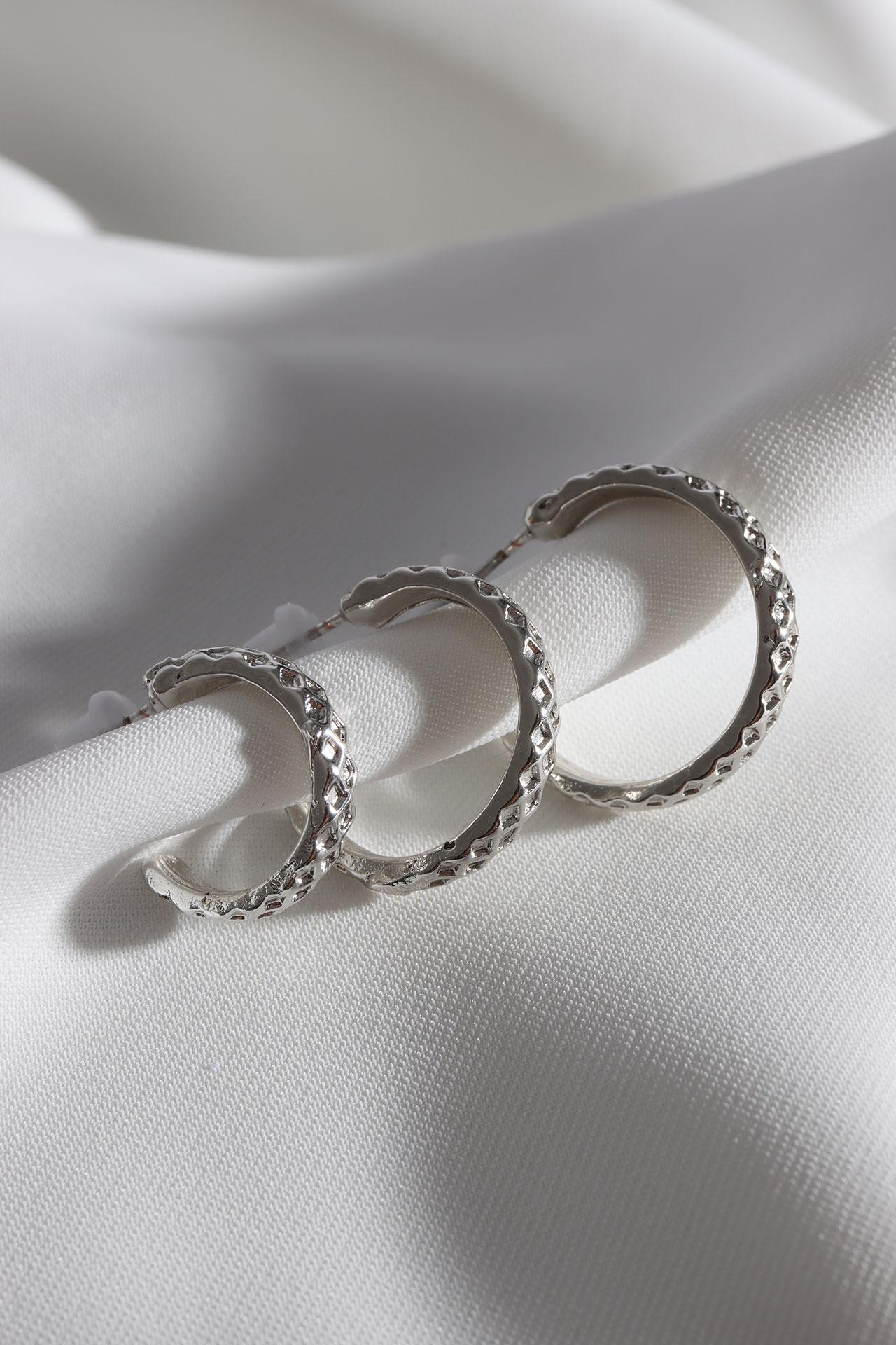 

Женский комплект из 3 серег-колец серебряного цвета