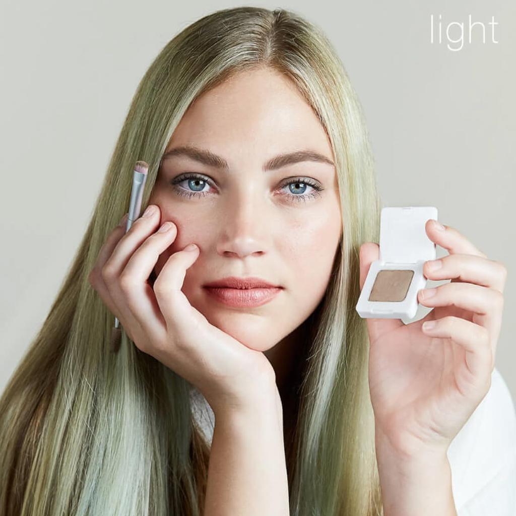 RMS Beauty Back Brow Powder Light