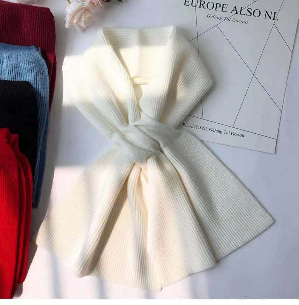 Korean Style Beige Grey Knit Wool Women's Winter Scarf: Short, Versatile Neck Protector