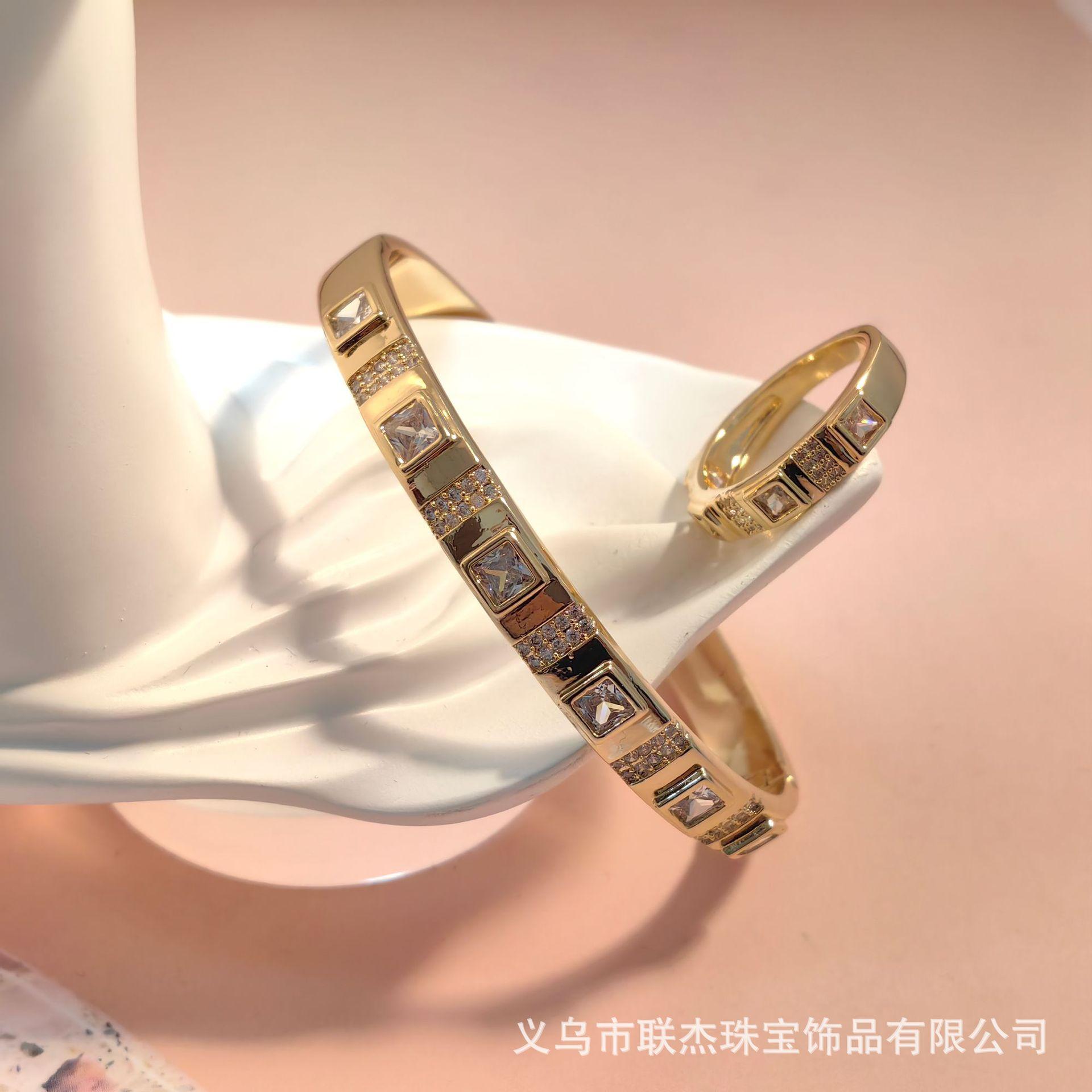 

Персонализированный модный браслет, маленький квадратный кубик льда с микровстроенным цирконом, повседневный полный набор колец браслета золотой