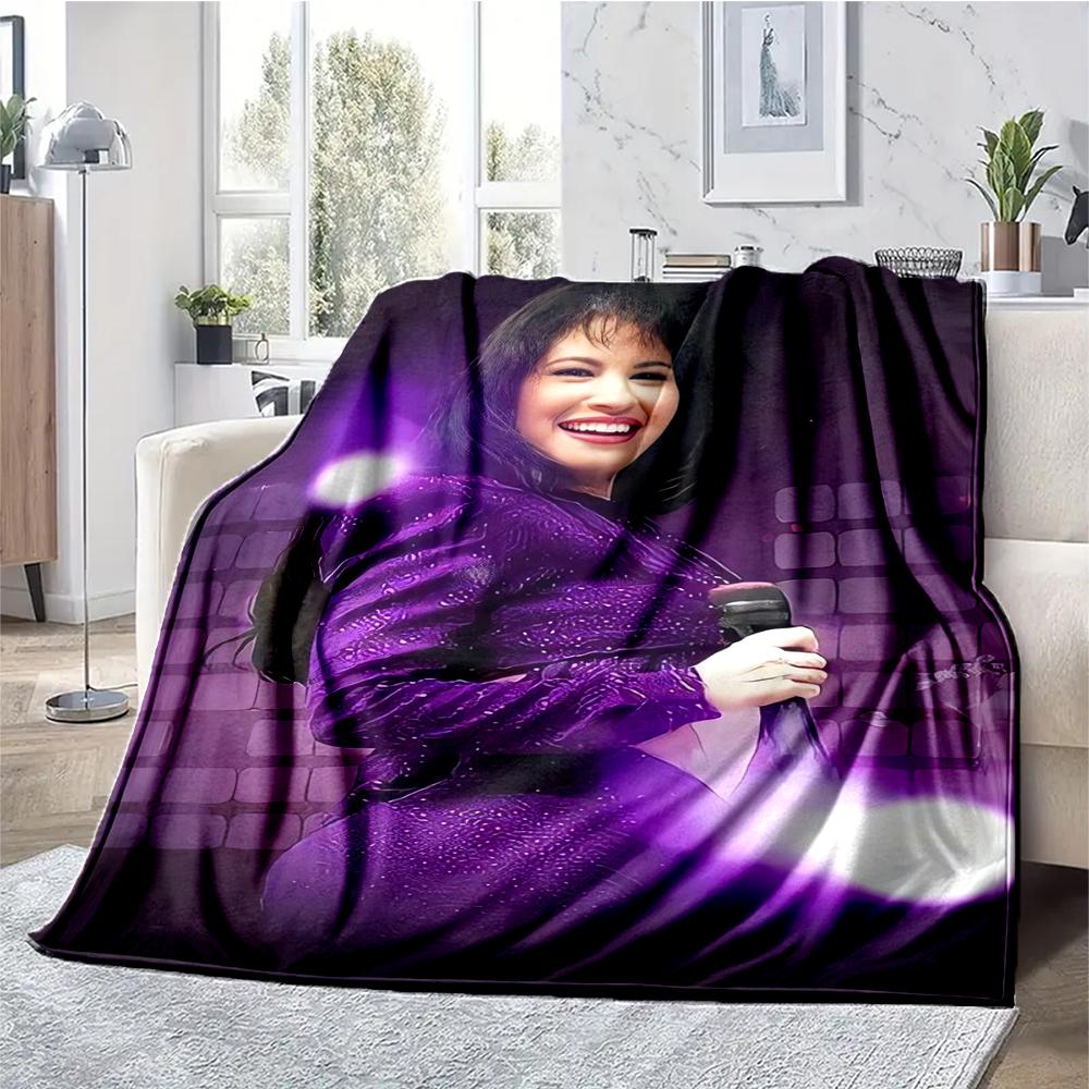 Coperta Stampata a Tema Selena Quintanilla - Perfetta per Divano, Letto, Viaggio e Uso Esterno | Lavabile in Lavatrice, Accogliente e Resistente.