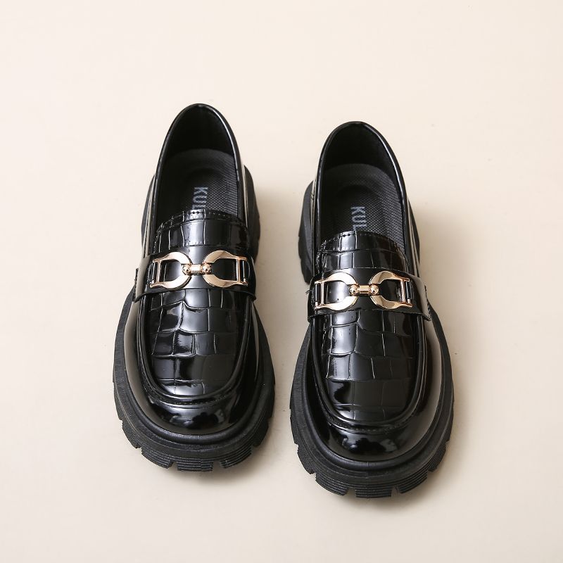 

Internet celebrity versatile loafers round head flat bottom casual black British style small leather shoes 2025 new models not tired feet single shoes 35
