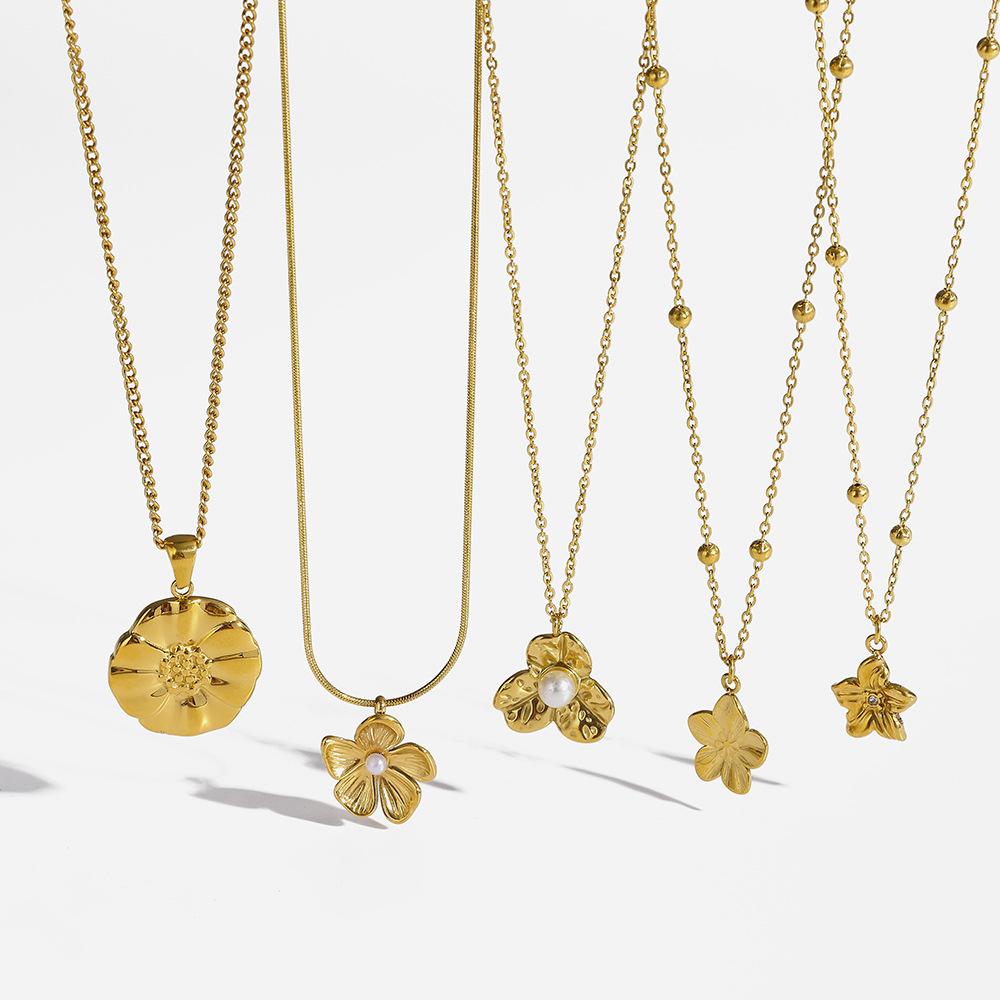 18K gold plated flower necklace stainless steel plum blossom petals pearl collarbone chain ins niche design jewelry women