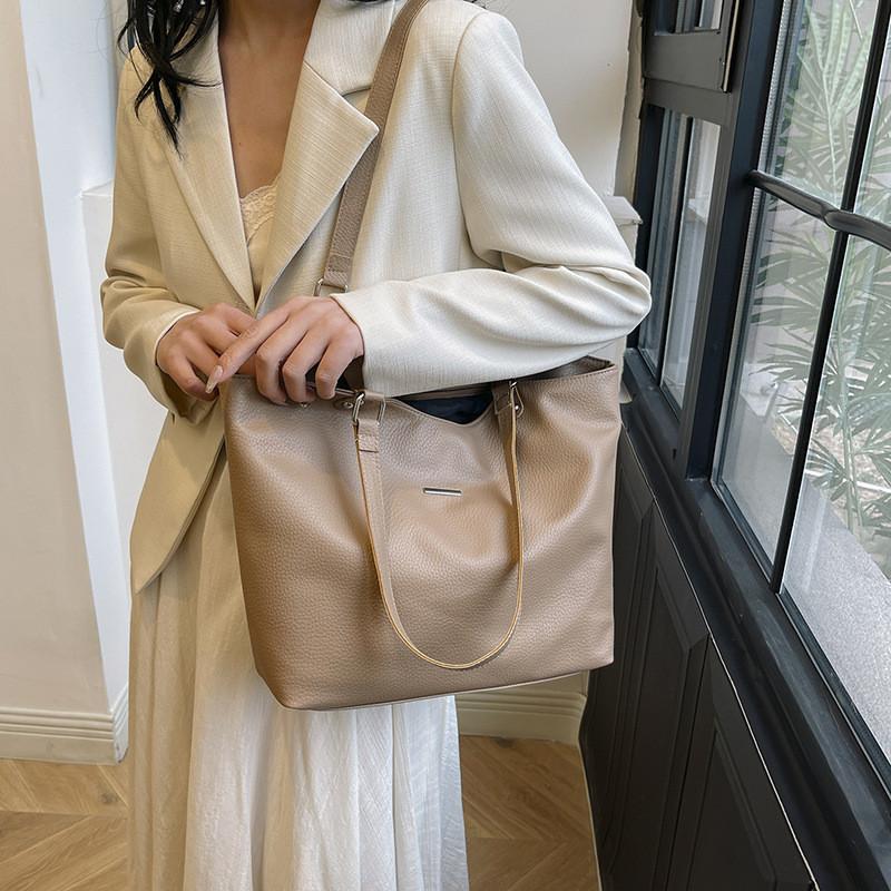 Chic Pu Leather Tote Bag For Women Stylish And Versatile Everyday Handbag With Phone Pocket