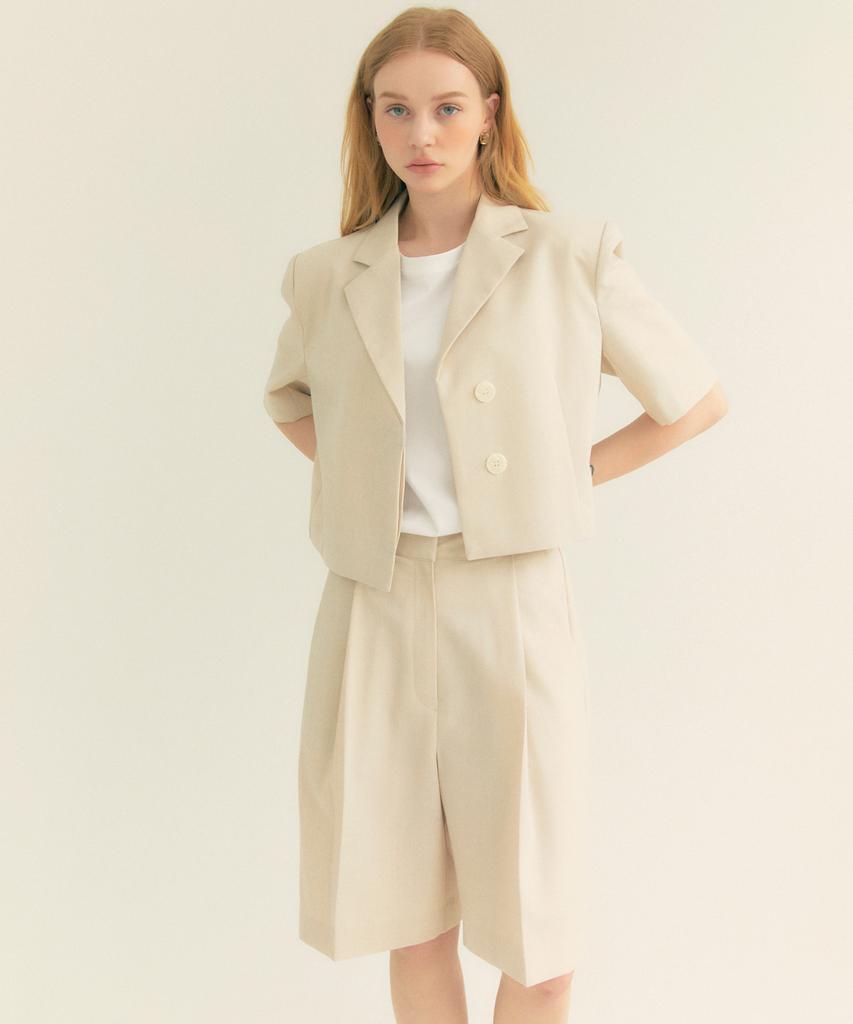 THEFRHT Two-Button Single-Pleat Bermuda Shorts Ivory