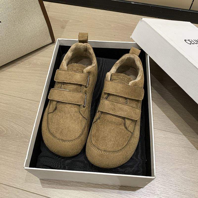 thick-soled velvet board shoes women's bread shoes 2025 winter new versatile Velcro casual sports thermal cotton shoes