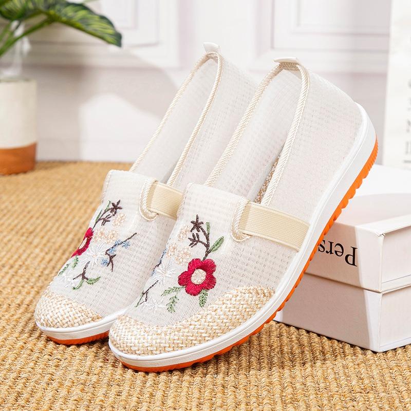 Ancient breathable women's shoes, old Beijing cloth shoes, mesh embroidered shoes, middle-aged mother shoes, soft-soled women's shoes